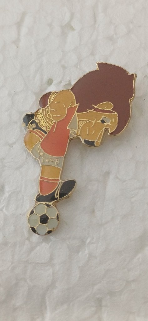 KNVB mascotte 1994, Verzamelen, Speldjes, Pins en Buttons, Ophalen of Verzenden, Zo goed als nieuw, Overige onderwerpen