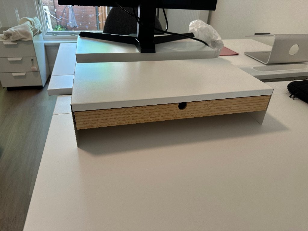 Ikea ELLOVEN Monitorstandaard lade, wit - 3st beschikbaar, Computers en Software, Laptopstandaarden, Ophalen, Gebruikt, IKEA
