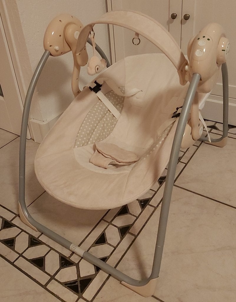 XAdventure Baby Schommelstoel Elektrisch Beige, Gebruikt, Schommelstoel, Met gordel(s) of riempje(s), Ophalen