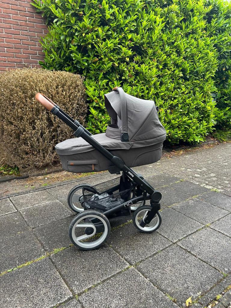 Mutsy Nio kinderwagen - Compleet, Ophalen, Zo goed als nieuw, Mutsy, Met reiswieg