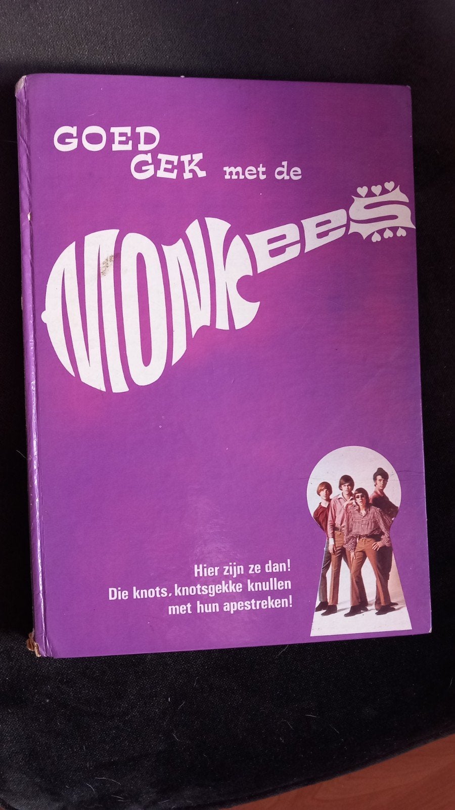 Goed Gek met de Monkees - Stripboek en informatieboek 1967, Boeken, Eén stripboek, Ophalen of Verzenden, Gelezen, Onbekend