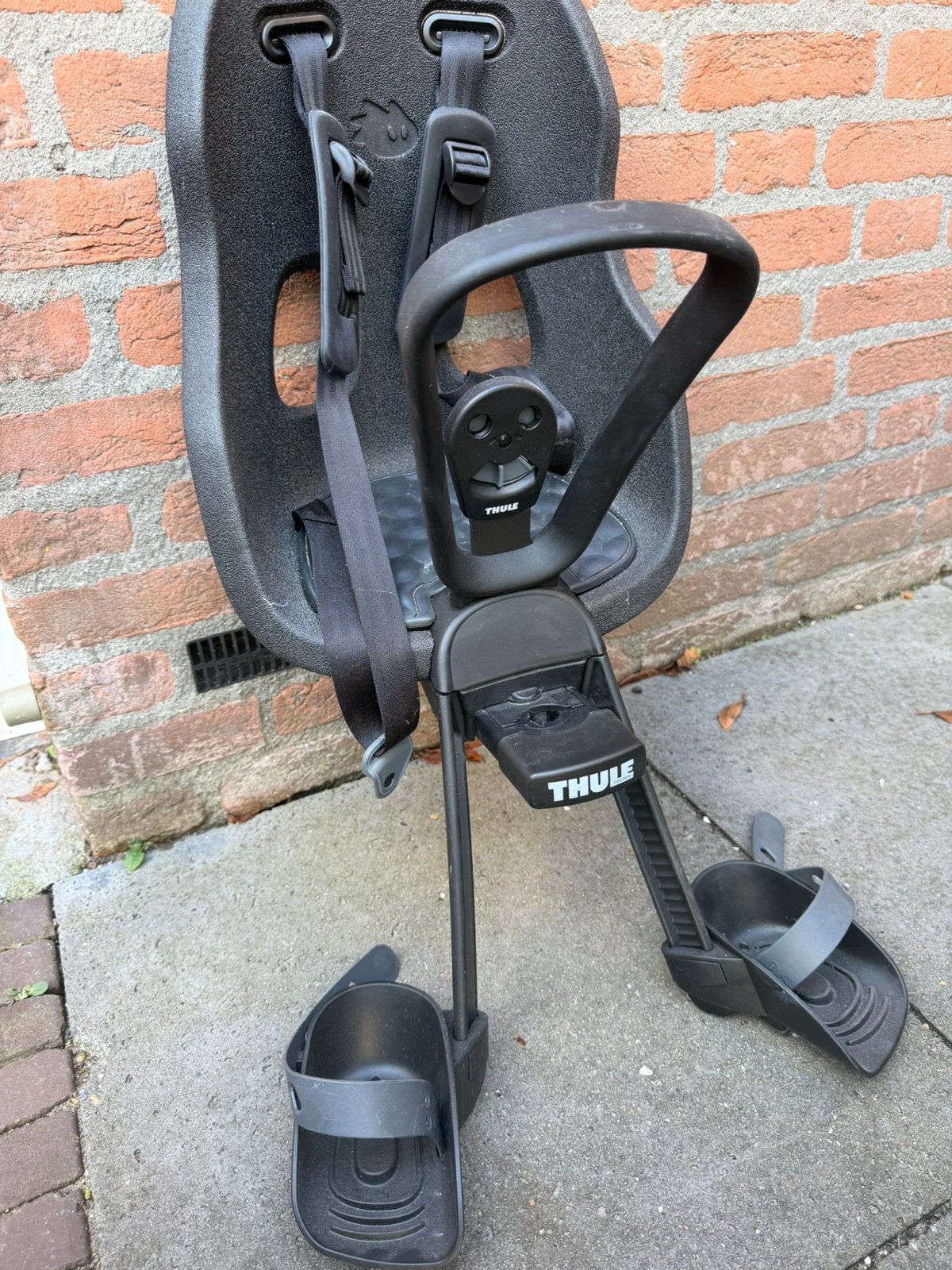 Thule Yepp voorzitje, Fietsen en Brommers, Fietsaccessoires | Fietsstoeltjes, Ophalen, Zo goed als nieuw, Voorzitje, Voetsteuntjes