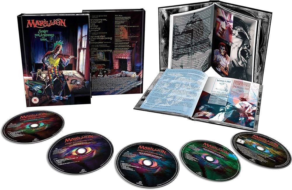 4Cd+BRDvd Marillion Script For A Jesters Tear Deluxe NIEUW, Boxset, Ophalen of Verzenden, Nieuw in verpakking, Progressive Rock