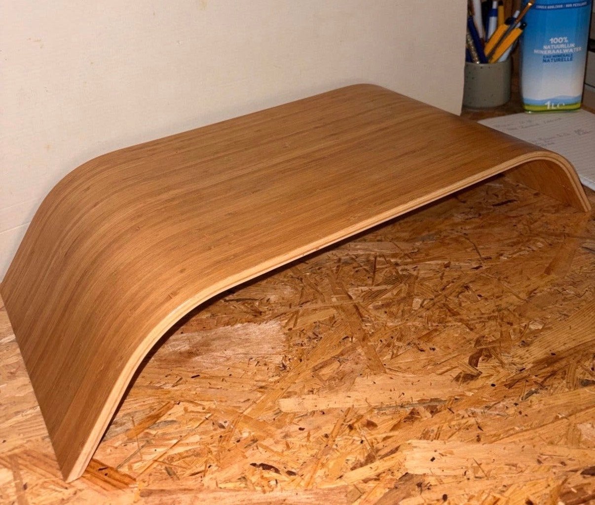 Houten monitorstandaard / laptopstandaard, Ophalen, Hout, Zo goed als nieuw, Modern