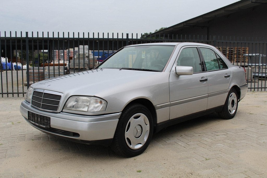 Mercedes-Benz C-Klasse 180 Elegance ORIGINELE AUTO! Complete, Auto's, Oldtimers, Voorwielaandrijving, Stof, Overige kleuren, 1799 cc