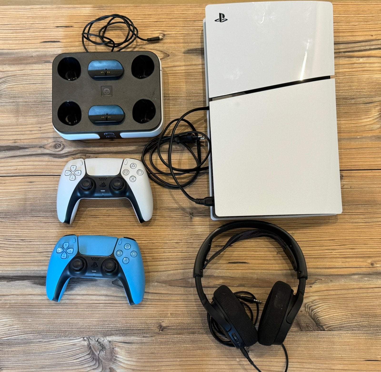 Playstation 5 Digital, 2 controllers + oplaadstation, headse, Ophalen, Zo goed als nieuw, Controller, PlayStation 5
