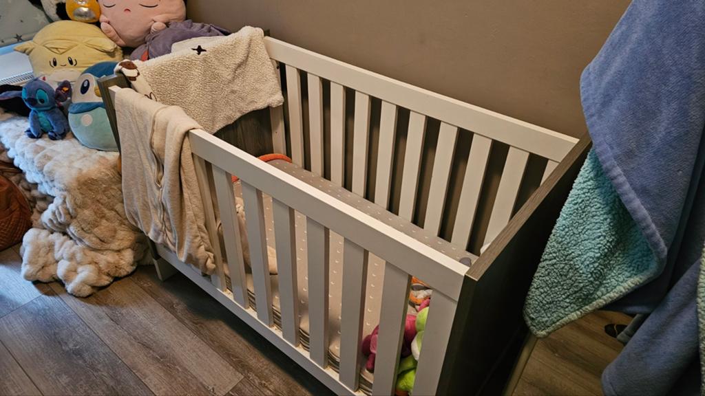 Ledikant incl matras (GERESERVEERD), Kinderen en Baby's, Babywiegjes en Ledikanten, Ophalen, Zo goed als nieuw, Ledikant