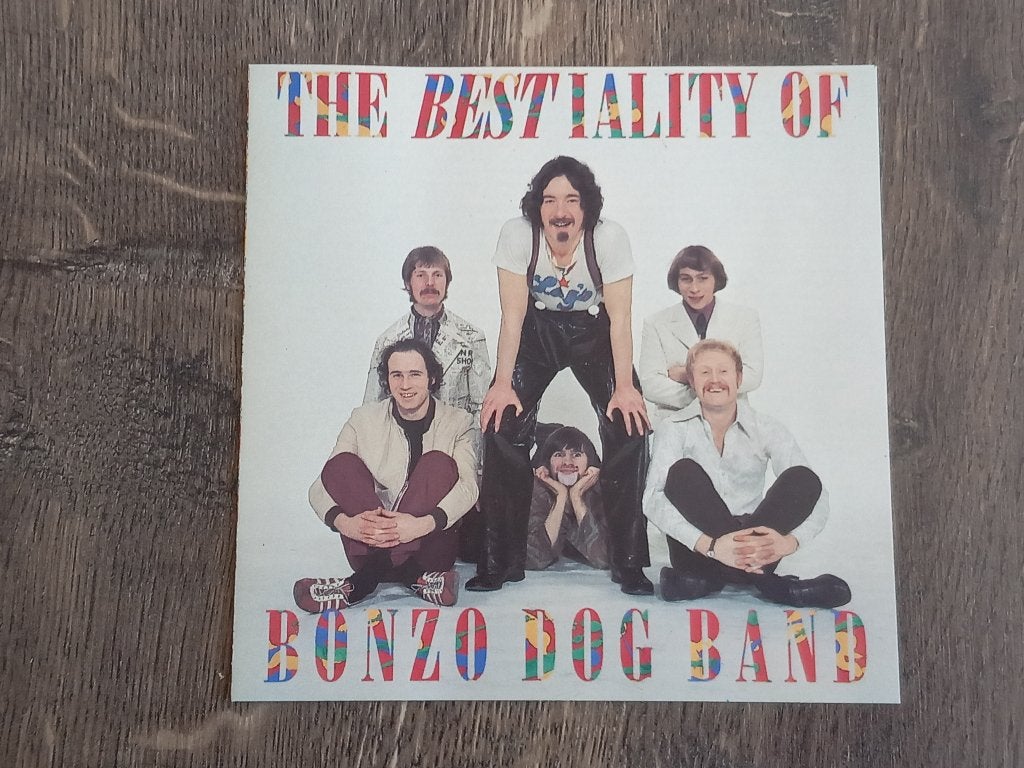 CD  Bonzo Dog Band - The BESTiality of (1990), Ophalen of Verzenden, Zo goed als nieuw, Poprock