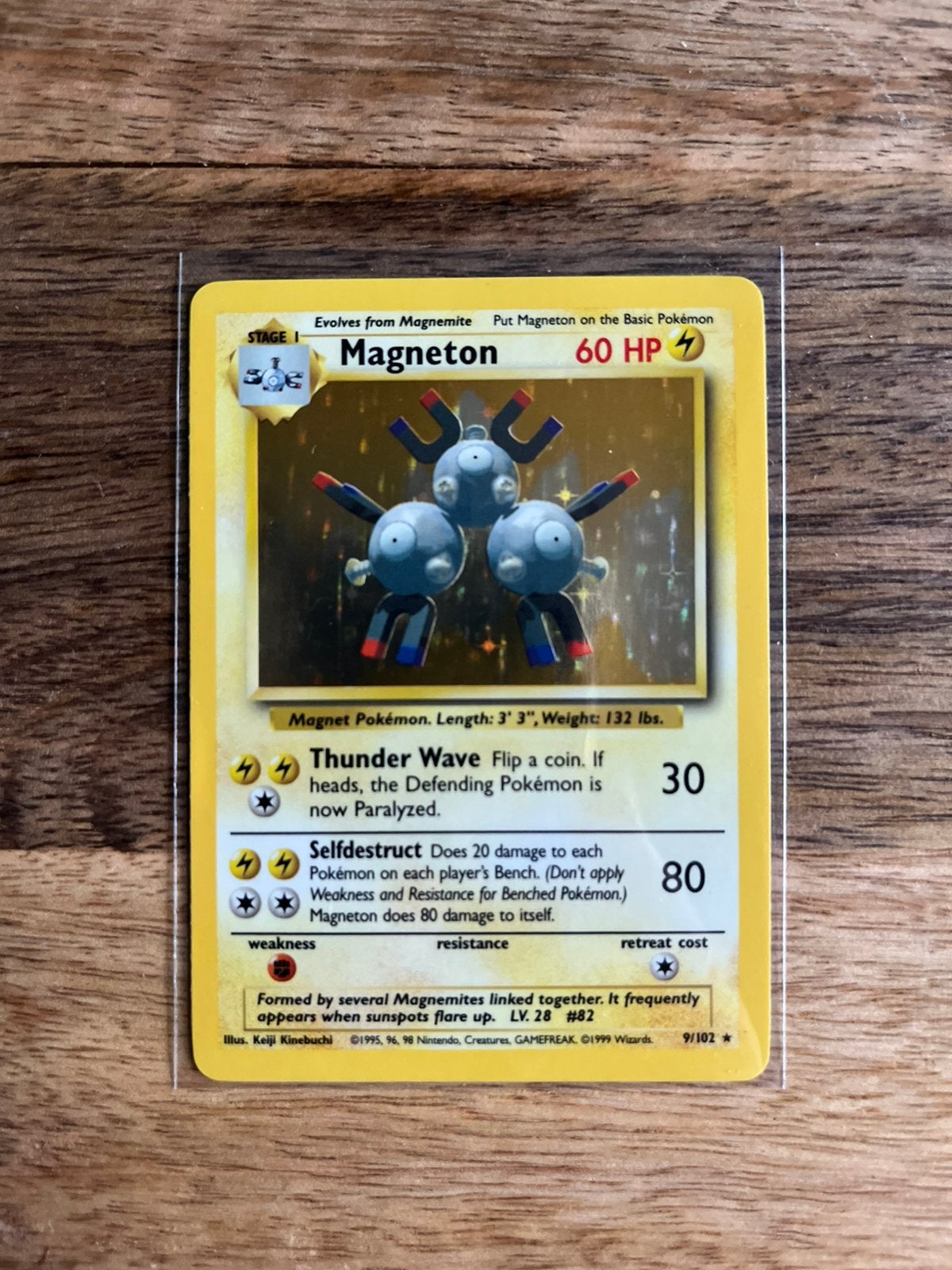 Pokemon Base Set - Magneton (HOLO), Hobby en Vrije tijd, Verzamelkaartspellen | Pokémon, Verzenden, Gebruikt