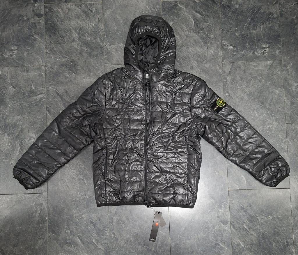 Zwarte Puffer Jas met badge, Zwart, Nieuw, Stone Island, Verzenden