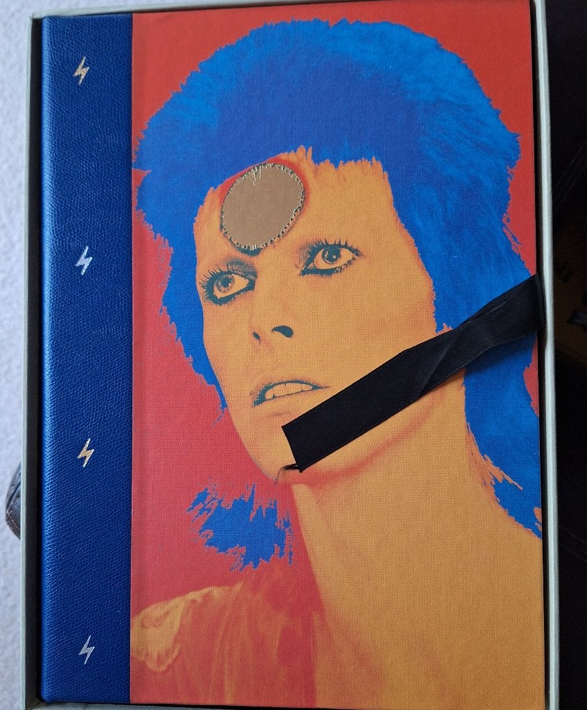 David Bowie gesigneerd: Moonage Daydream, Ophalen, David Bowie, Artiest, Zo goed als nieuw