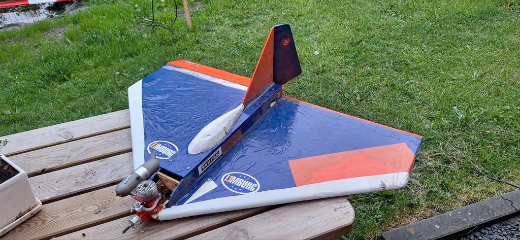 Modelvliegtuig zonder techniek met hype motor, Ophalen