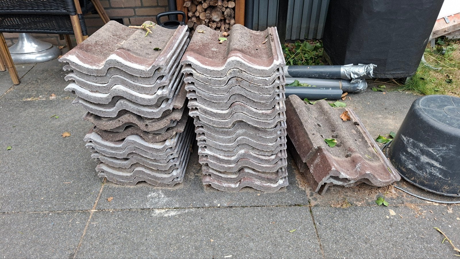 Sneldekkers dakpannen dak pannen 34 stuks + 3 hoekpannen, Ophalen, Gebruikt, Steen of Klei, 15 m² of meer