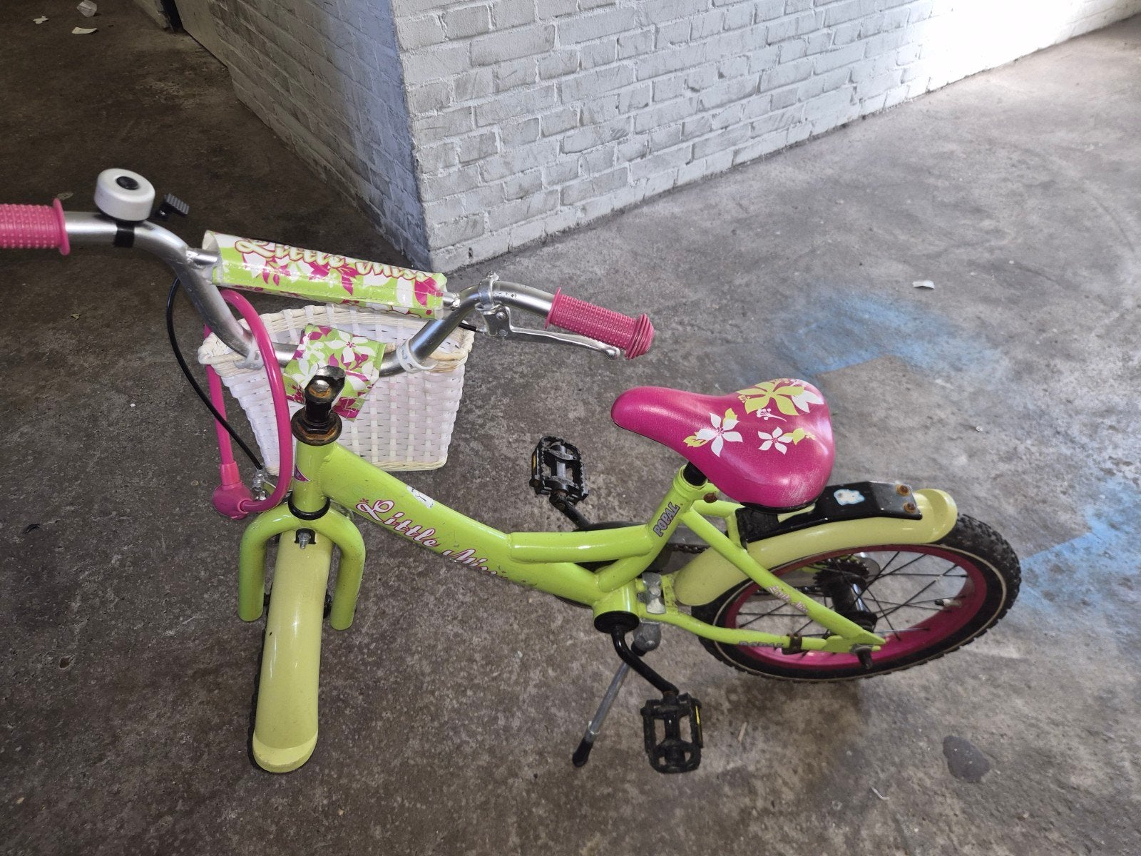 16-inch meisjesfiets, Ophalen