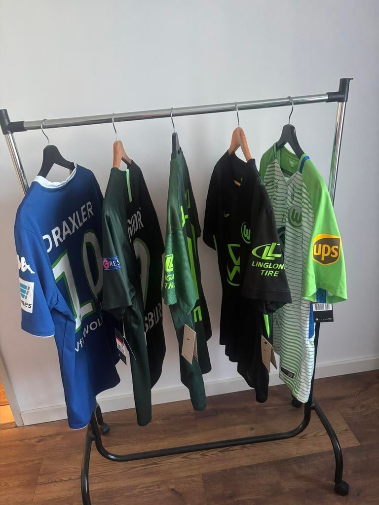 5x vfl Wolfsburg kit collection bnwt size L, Ophalen of Verzenden, Nieuw, Buitenlandse clubs, Shirt