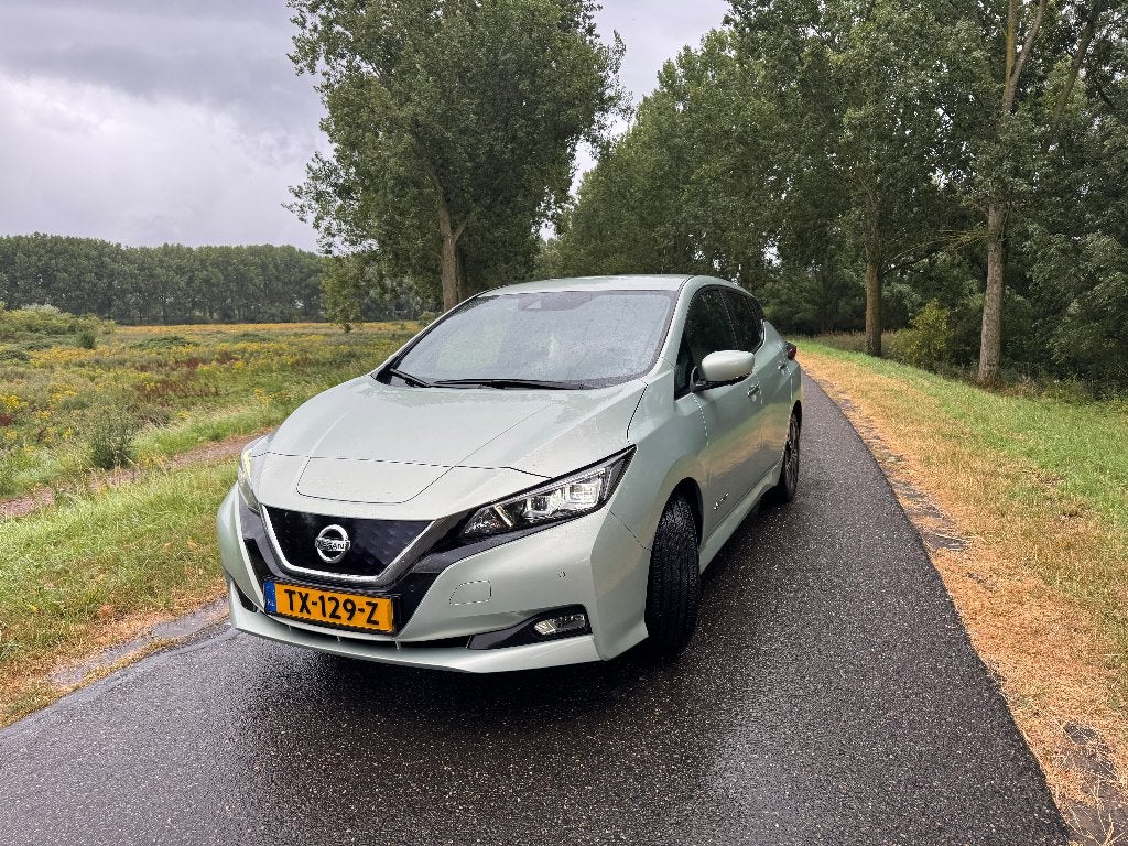 Nissan Leaf 40 kWh Tekna/N-Connecta | 2018 | Elektrisch, Auto's, Nissan, Automaat, Stof, Parkeerassistent, Beige