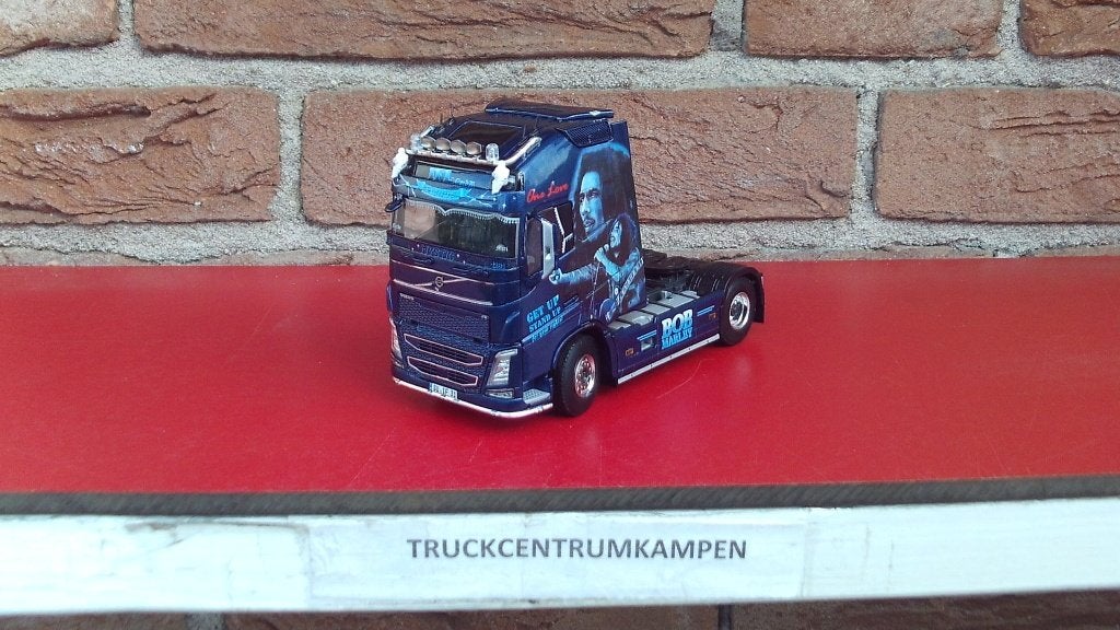 WSI  Volvo  FH4  Globetrotter  XL  van  I.F.L.  GMBH., Ophalen of Verzenden, Nieuw, Bus of Vrachtwagen, Wsi