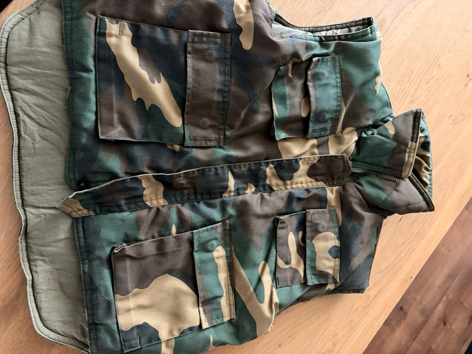 Bodywarmer legerprint, Kinderen en Baby's, Ophalen of Verzenden, Gebruikt, Jongen, Jas