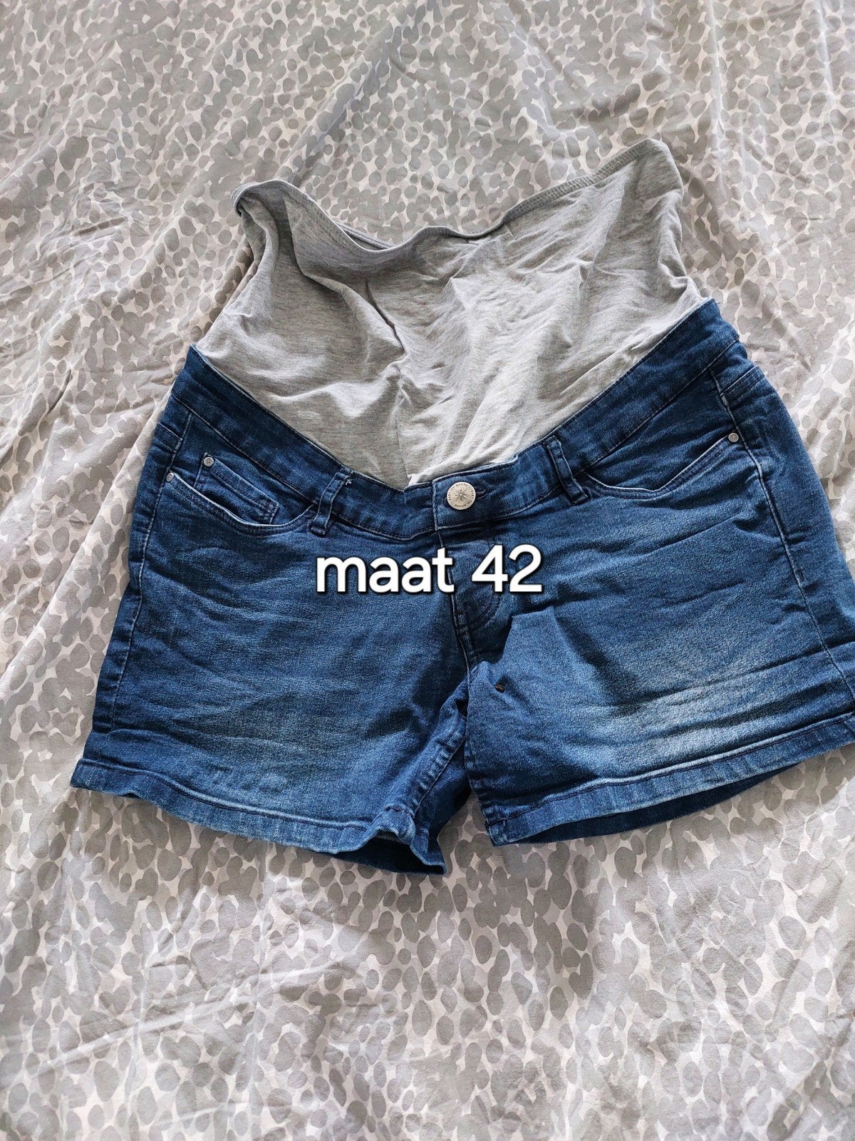 Zwangerschap spijkerbroek shorts maat 42, Kleding | Dames, Positiekleding, Blauw, Maat 42/44 (L), Ophalen of Verzenden, Onbekend