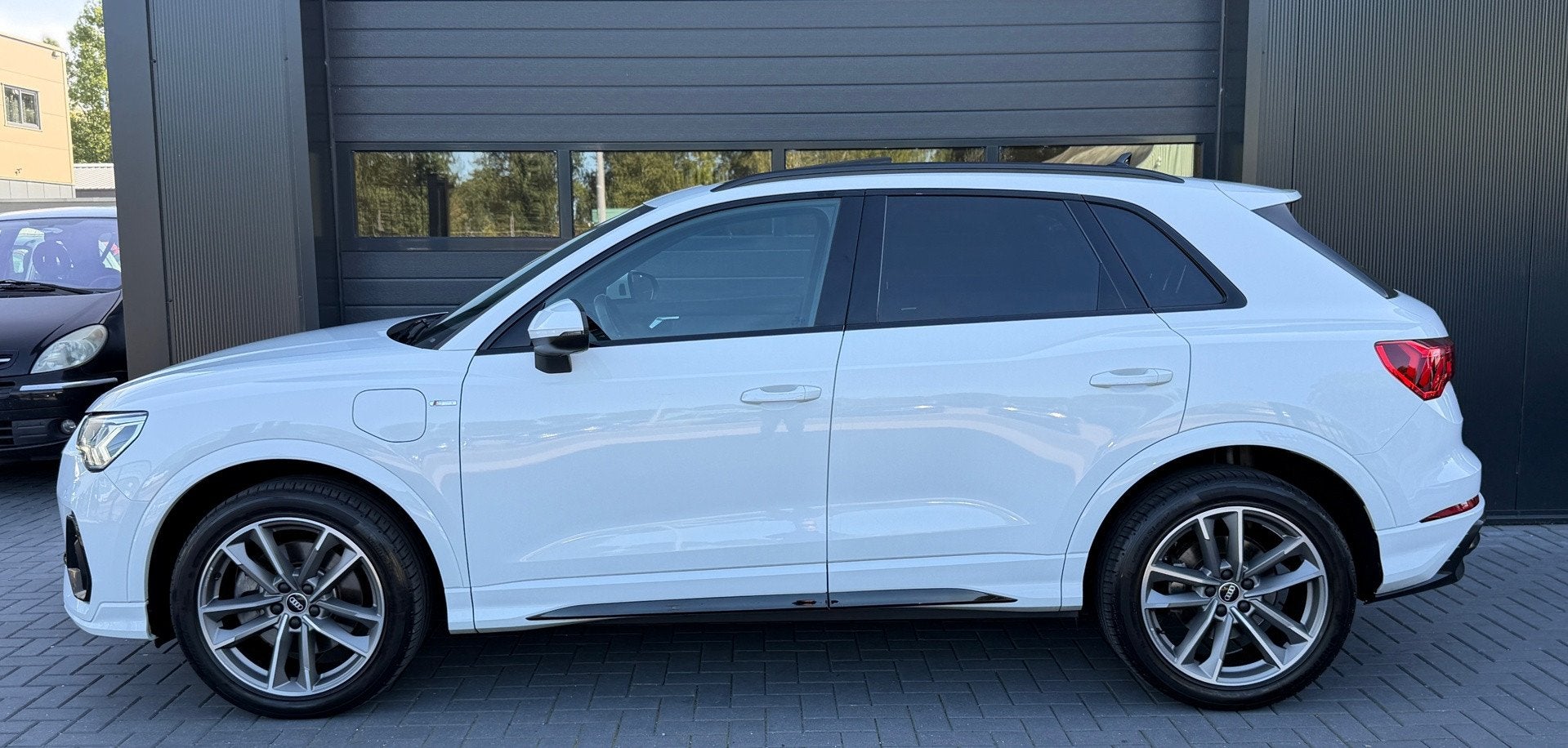 Audi Q3 45 TFSI e S edition S-Line|Pano|Matrix|Keyless|Acc, Auto's, Dealer onderhouden, Gebruikt, Euro 6, 150 pk