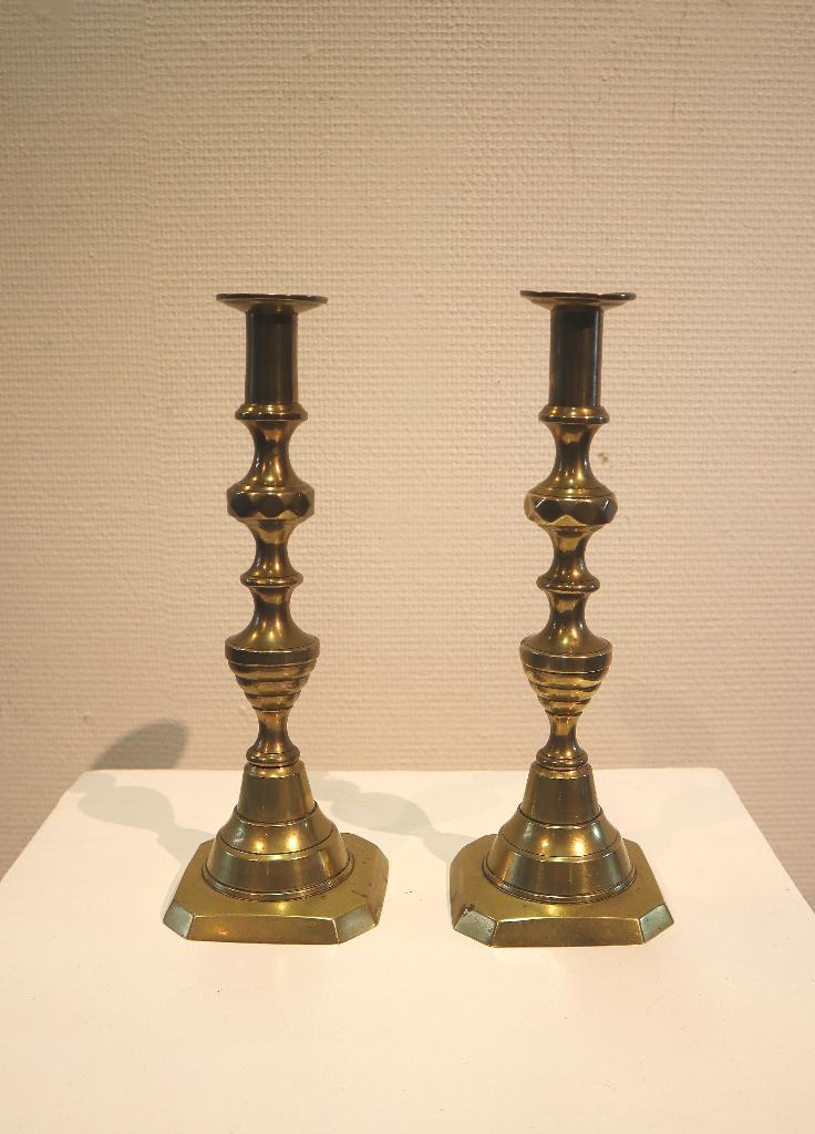 Set antieke koperen kandelaars met kaarsenschuif, Ophalen of Verzenden, Koper of Brons