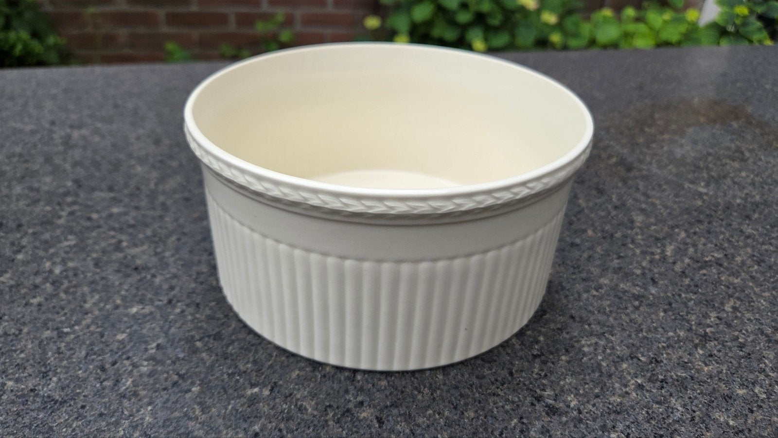 Wedgwood Edme Soufflé schaal - 18 cm doorsnede, Porselein of Keramiek, Schaal, Rond, Ophalen of Verzenden