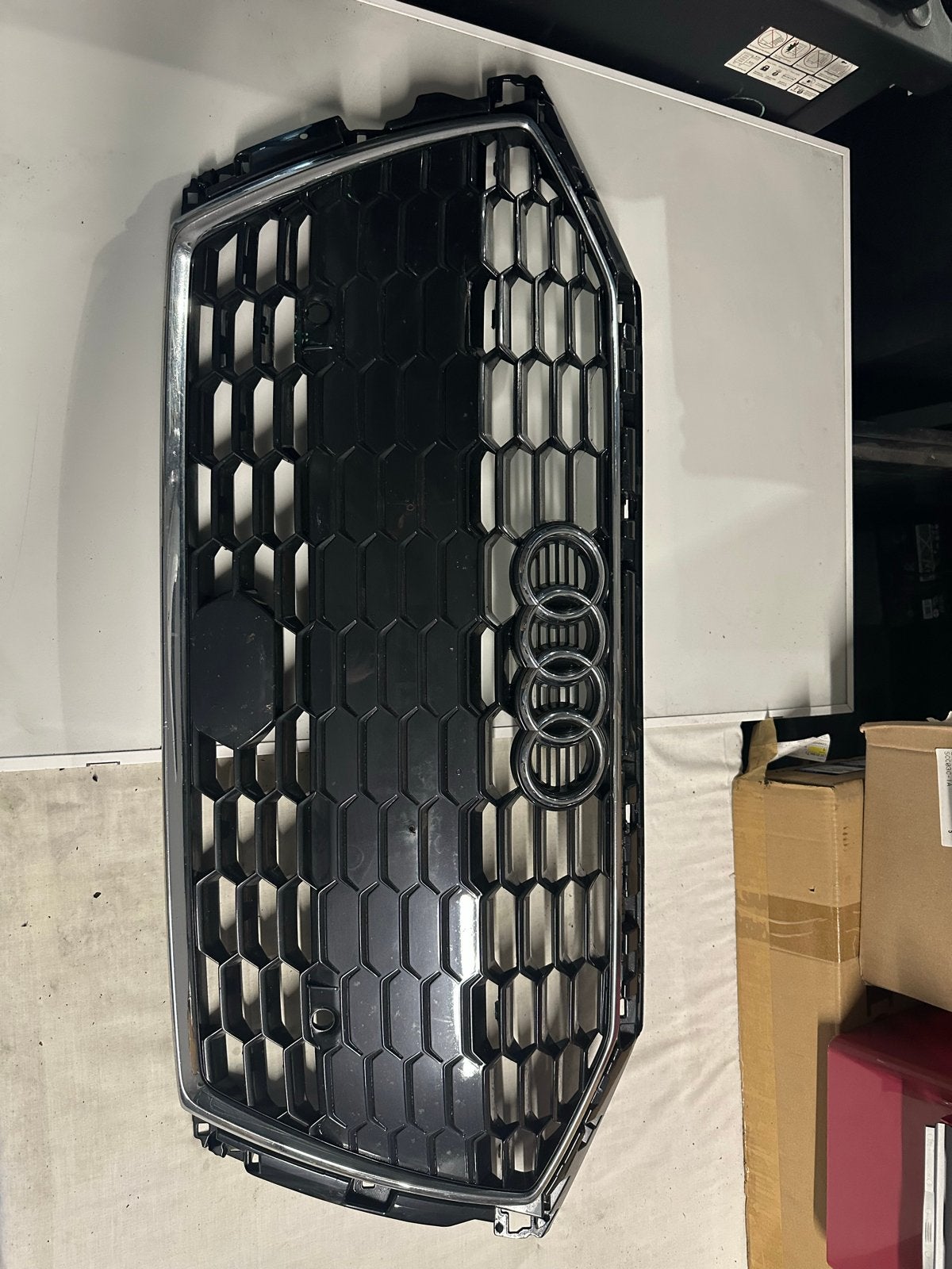 Audi A3 8Y Originele Voorgrille (grille) Zwart, Auto-onderdelen, Gebruikt, Voor, Bumper, Audi