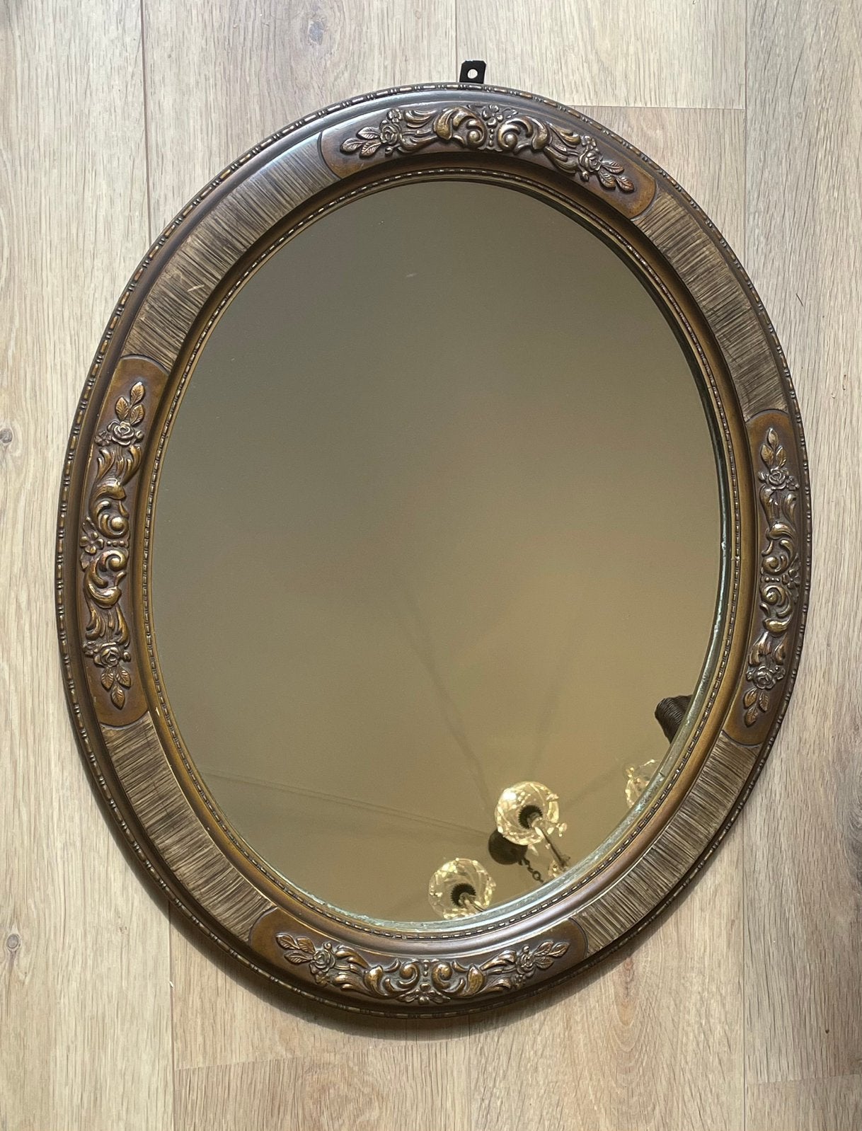 Ovale spiegel in fraaie bewerkte lijst, Antiek en Kunst, Ophalen, Ovaal, 50 tot 100 cm
