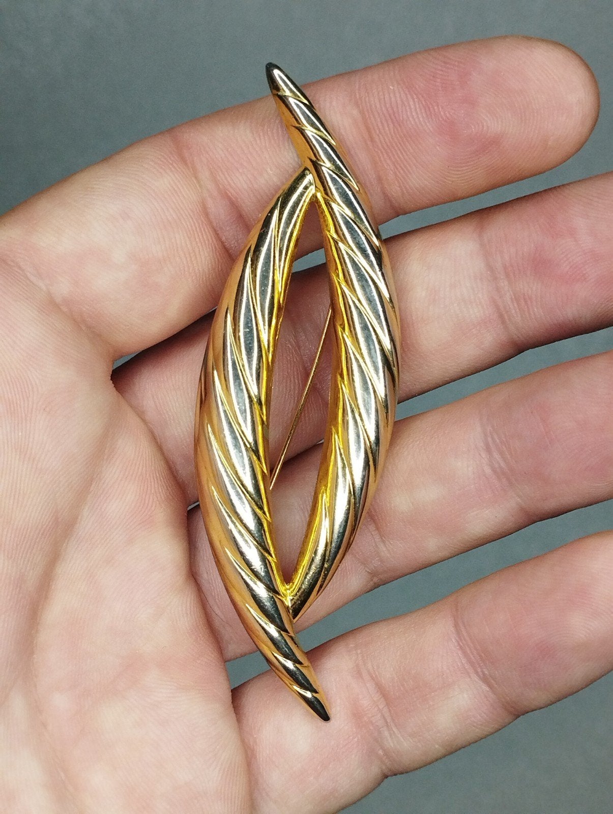 Prachtige vintage abstracte broche, Ophalen of Verzenden, Zo goed als nieuw, Zilver, Overige materialen