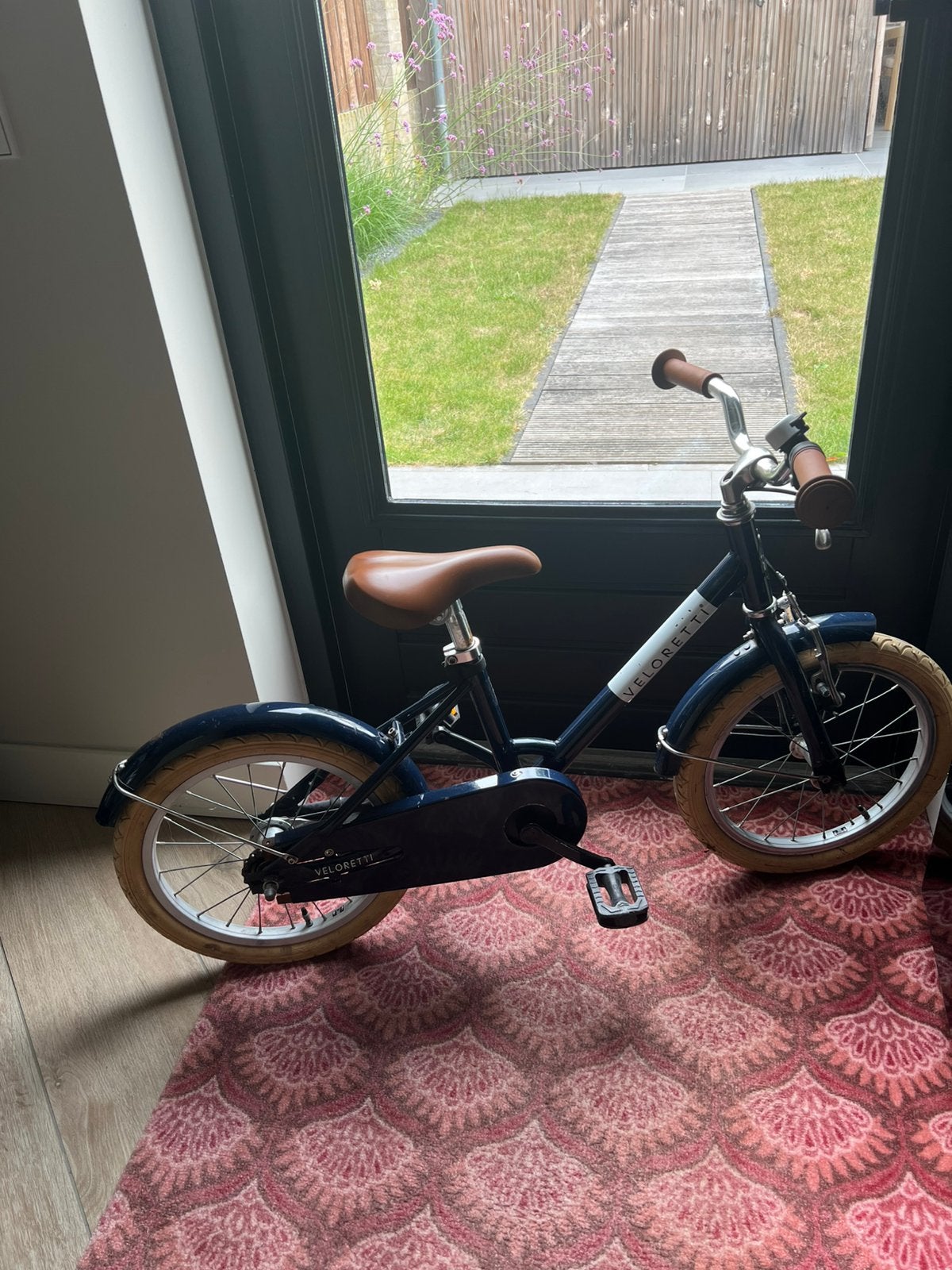 Veloretti MAXI kinderfiets donkerblauw, Ophalen, Terugtraprem, Zijwieltjes, 16 tot 20 inch