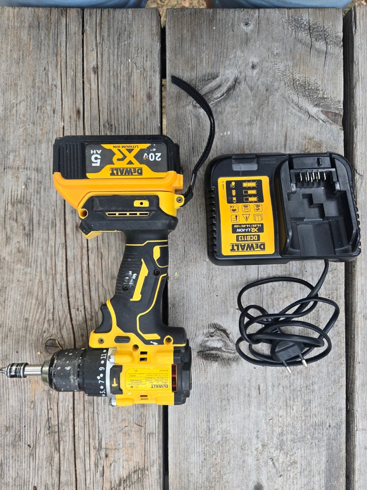 DeWalt 20V XR Boor-/Schroefmachine met 5Ah accu en lader, 600 watt of meer, Variabele snelheid, Ophalen of Verzenden, Zo goed als nieuw