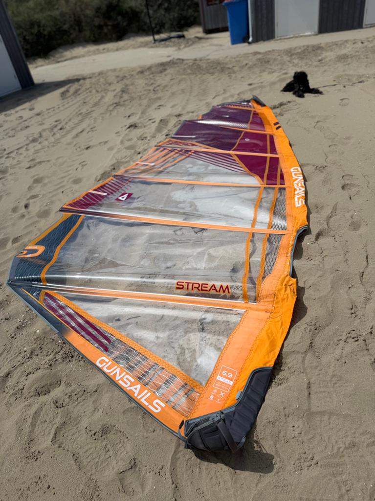 Gunsails Stream 6.9 m² windsurfzeil, Watersport en Boten, Ophalen, 6.5 m² tot 8 m², Zo goed als nieuw, Gunsails