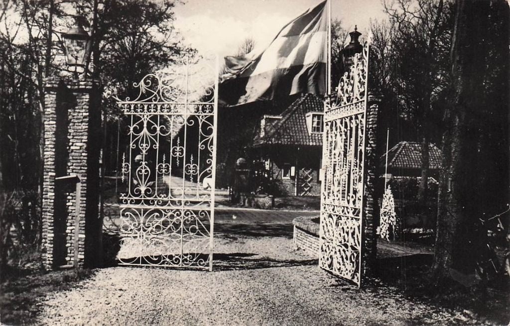 703-413-045 Chalet de Vijff Vlieghen te Warmond entree, Verzenden, Voor 1920, Zuid-Holland