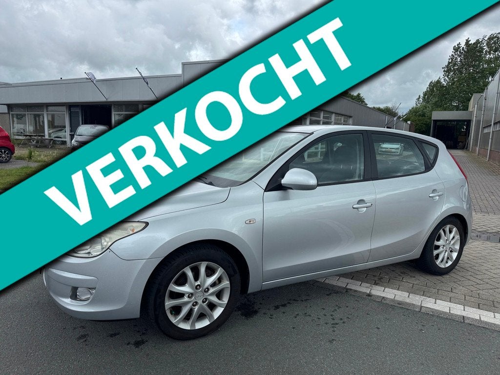 Hyundai I30 1.6i Style, Auto's, Hyundai, Voorwielaandrijving, Gebruikt, 4 cilinders, Leder en Stof