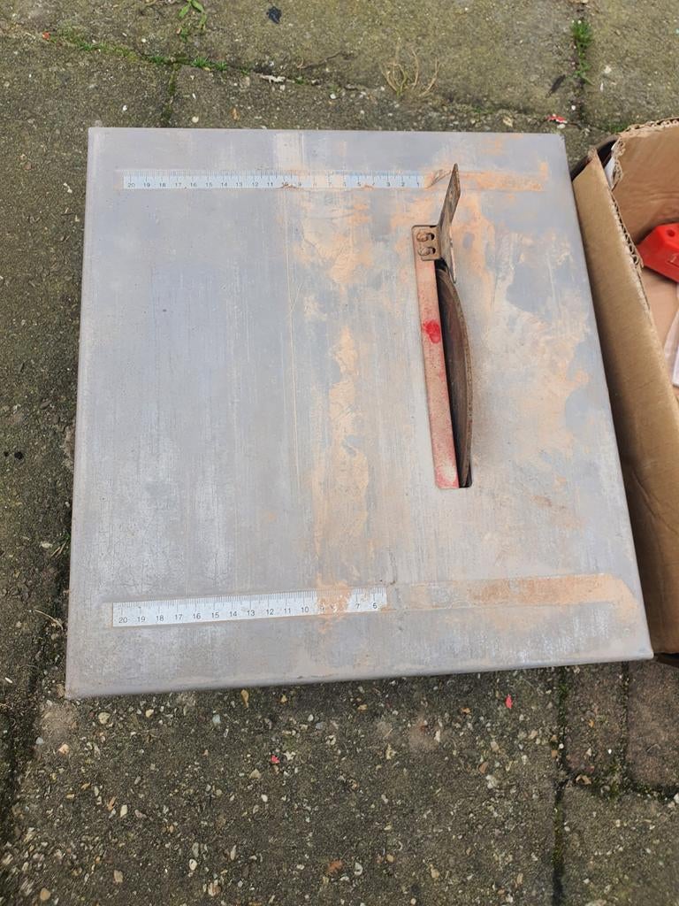 tegel Snijder / zaag, Ophalen of Verzenden, Zo goed als nieuw, Minder dan 80 cm, Dakraam