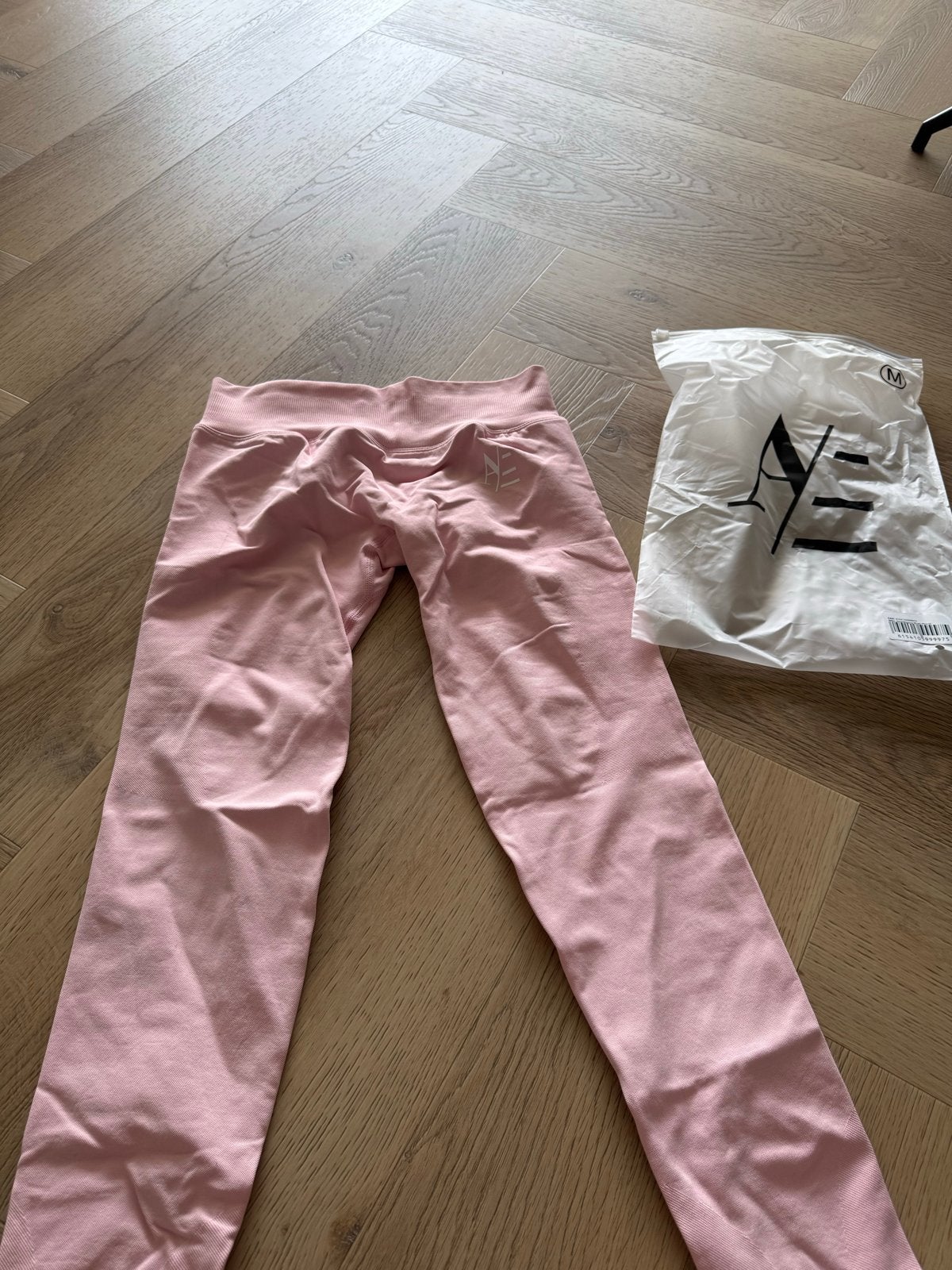 Roze Legging Maat M - Zo goed als nieuw aresgymcloting, Legging, Maat 40/42 (M), Ophalen of Verzenden, Zo goed als nieuw
