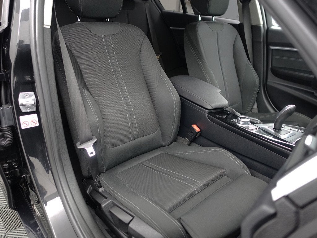 BMW 3 Serie 318i High Executive Aut- Xenon Led, Sport Interi, Auto's, BMW, Automaat, Met garantie (alle), Zwart, Origineel Nederlands