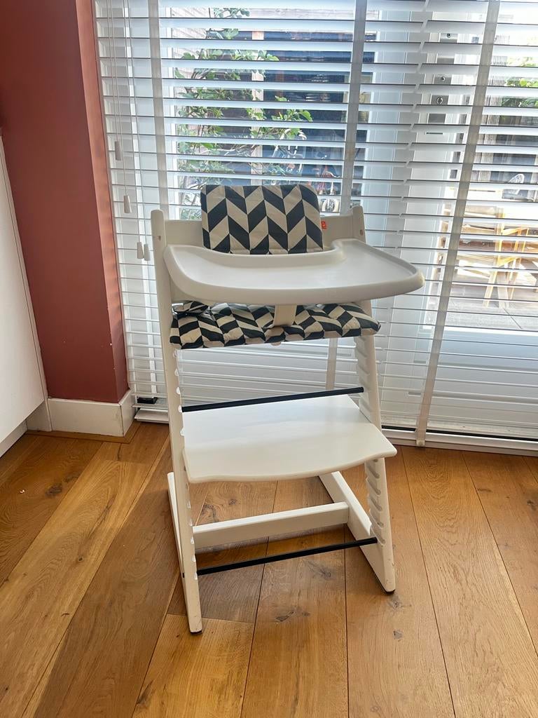 Stokke Tripp Trapp wit, incl newbornset, babyset + tafelblad, Ophalen of Verzenden, Gebruikt, Meegroeistoel