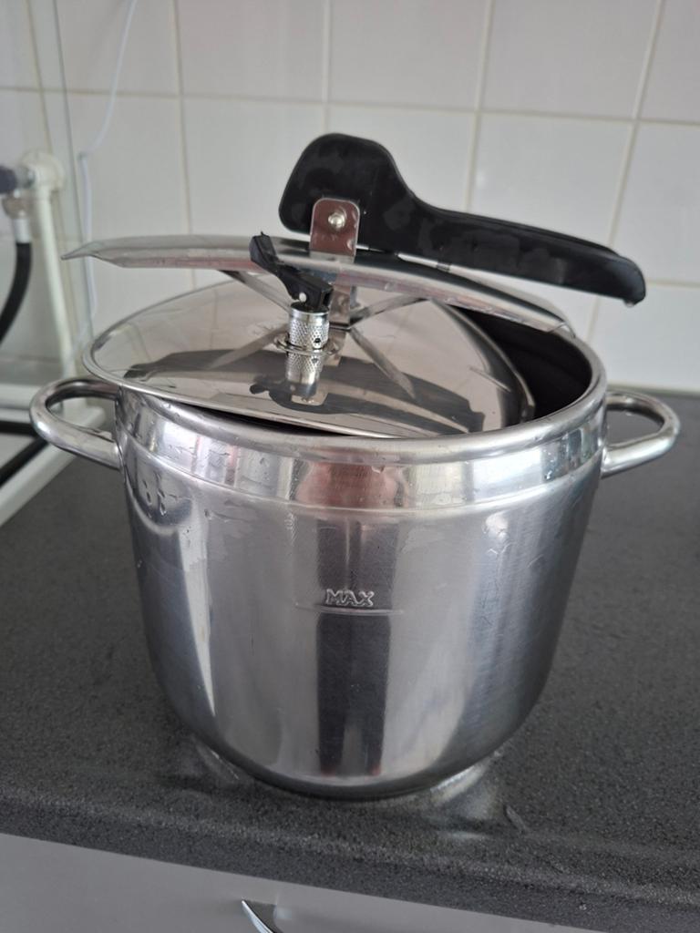 Roestvrijstalen snelkookpan, Huis en Inrichting, Keuken | Potten en Pannen, Gebruikt, Kookpan of Snelkookpan, Rvs, Ophalen of Verzenden