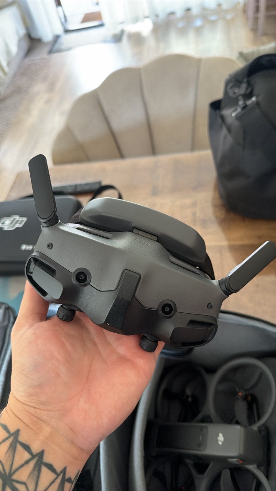 DJI Avata FPV Drone Combo met Goggles en Filters, Cameradrone, 15 tot 30 minuten, Zo goed als nieuw, 1 tot 5 kilometer