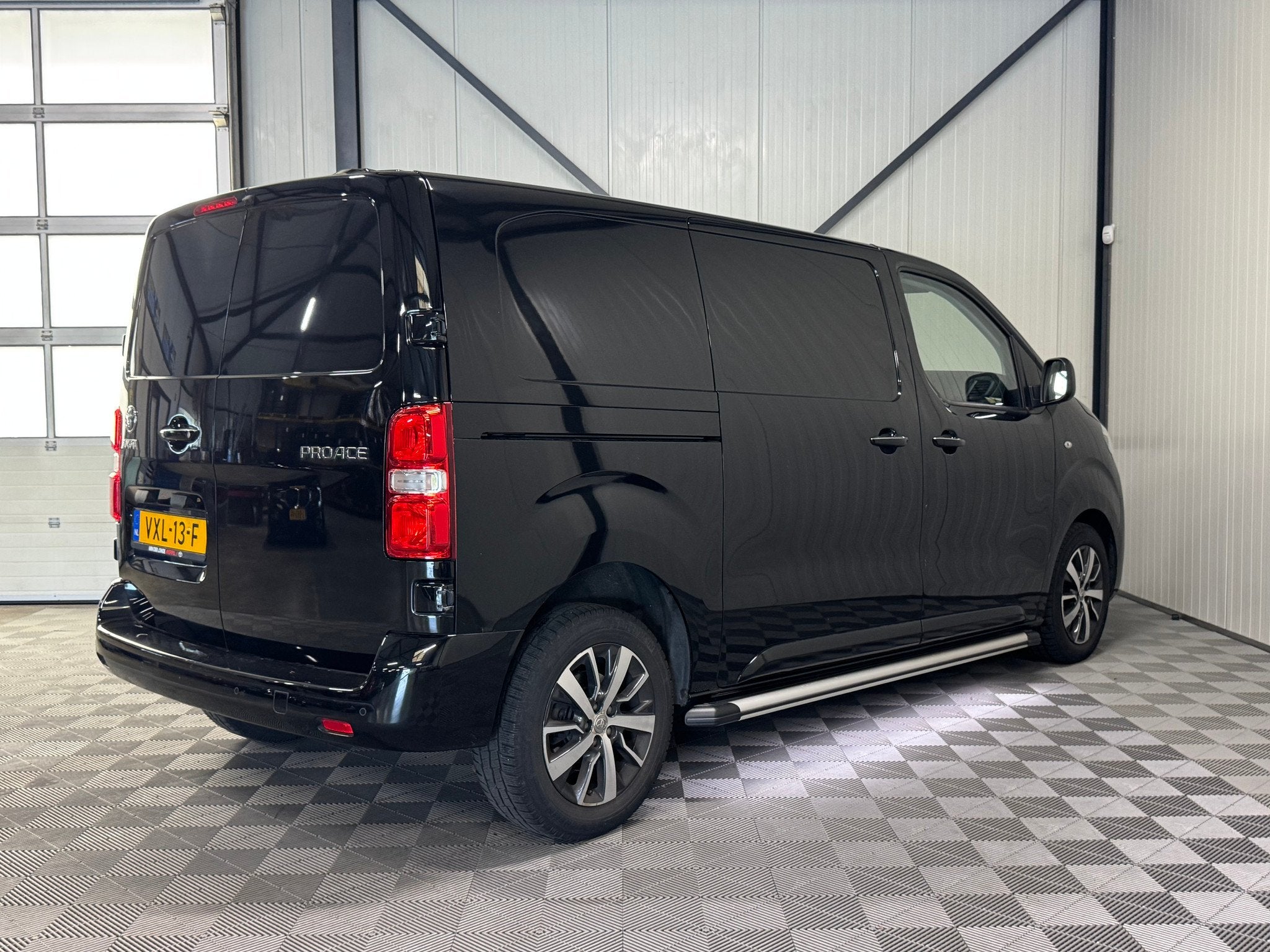 Toyota Proace 2.0 D-4D Aut | Prof Premium | Leer | Navi | Ai, Auto's, Gebruikt, Euro 6, 4 cilinders, Zwart