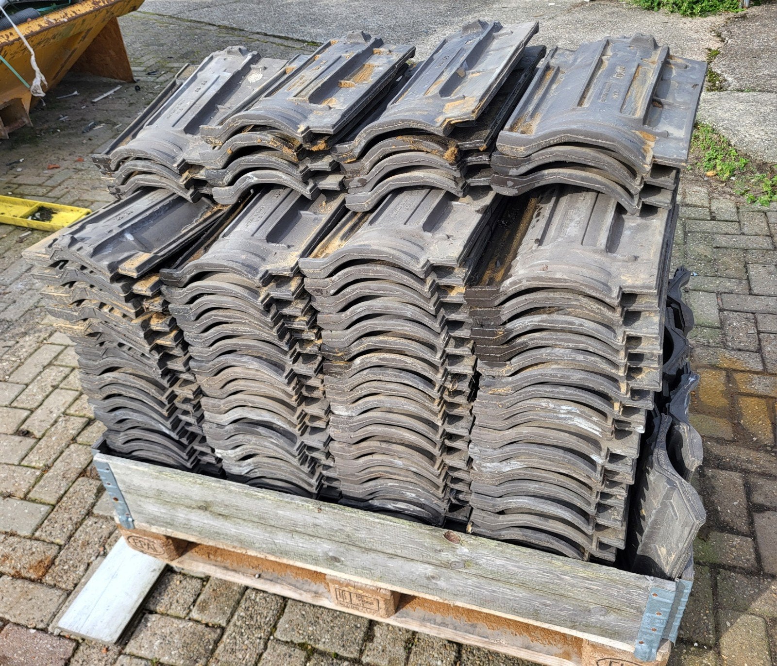 KDN dakpannen 200x zwart/antraciet made in Holland OVH, Doe-het-zelf en Verbouw, Ophalen, Steen of Klei, Zwart, Dakpannen