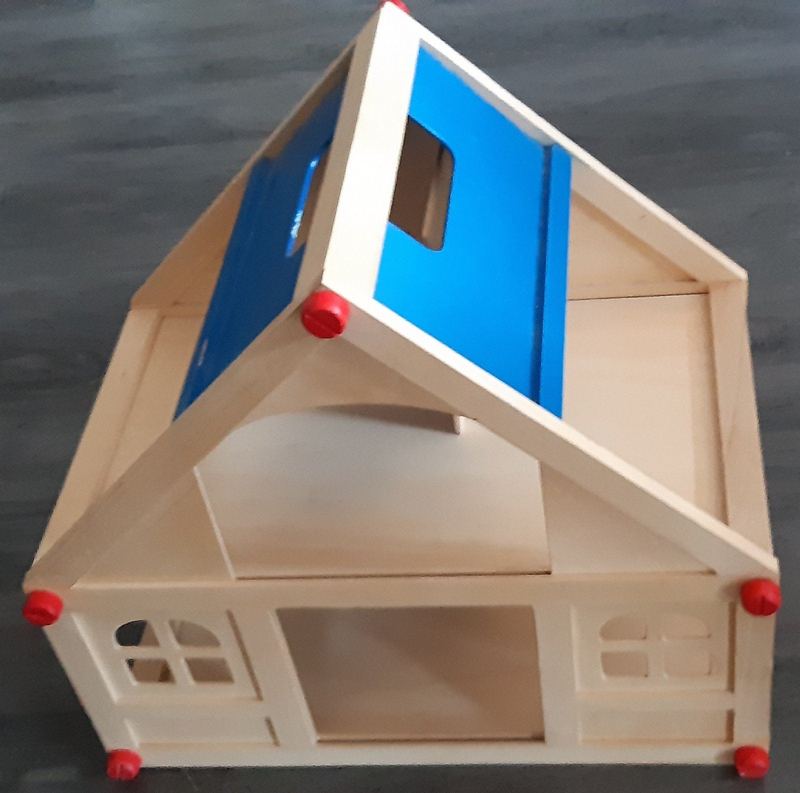 Houten poppenhuis/boerderij met blauw dak, Ophalen of Verzenden