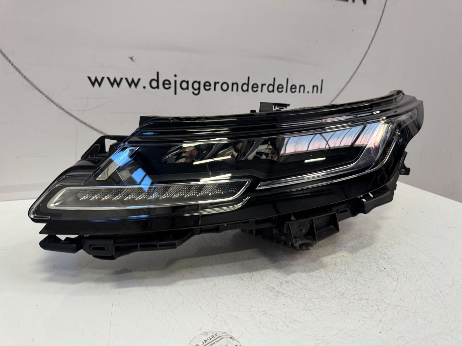 RANGE ROVER EVOQUE II L551 VOL LED KOPLAMP K8D2-13W030-AE, Abbey Road, Whitley 1
CV3 4LF  Coventry, Jaguar Land Rover Limited
