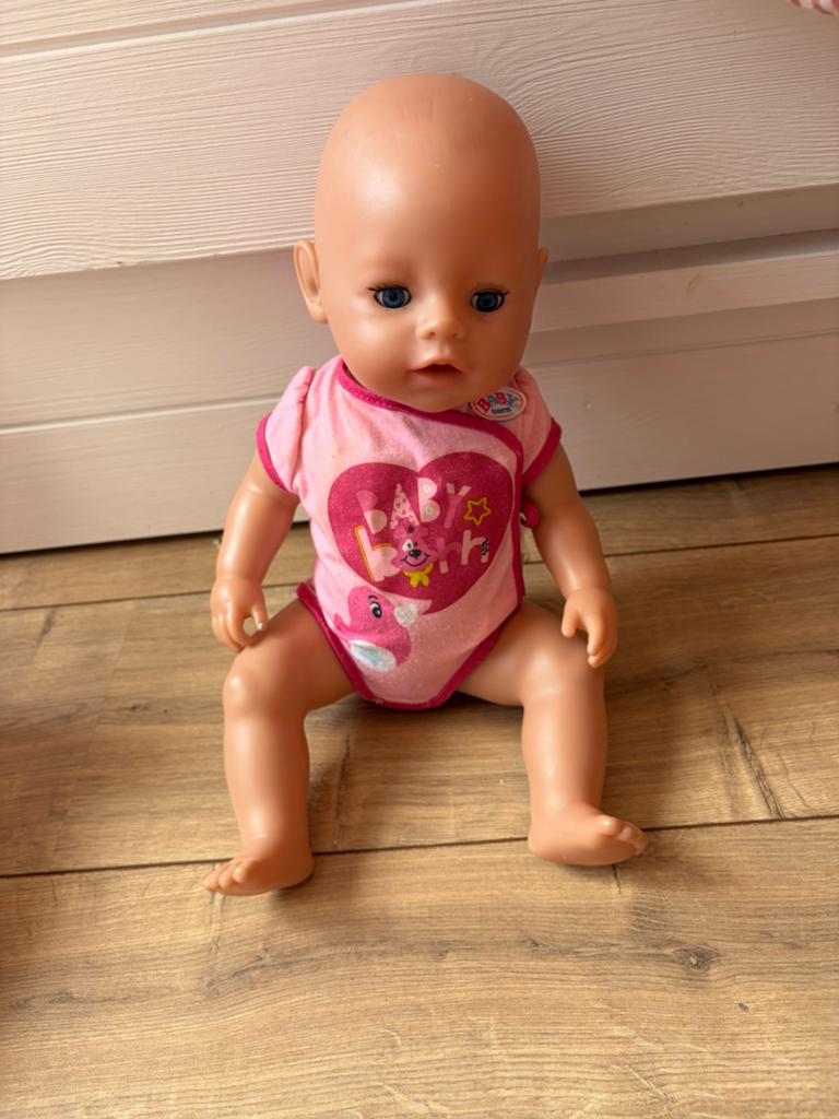 Baby born, Kinderen en Baby's, Speelgoed | Poppen, Ophalen of Verzenden, Gebruikt, Babypop