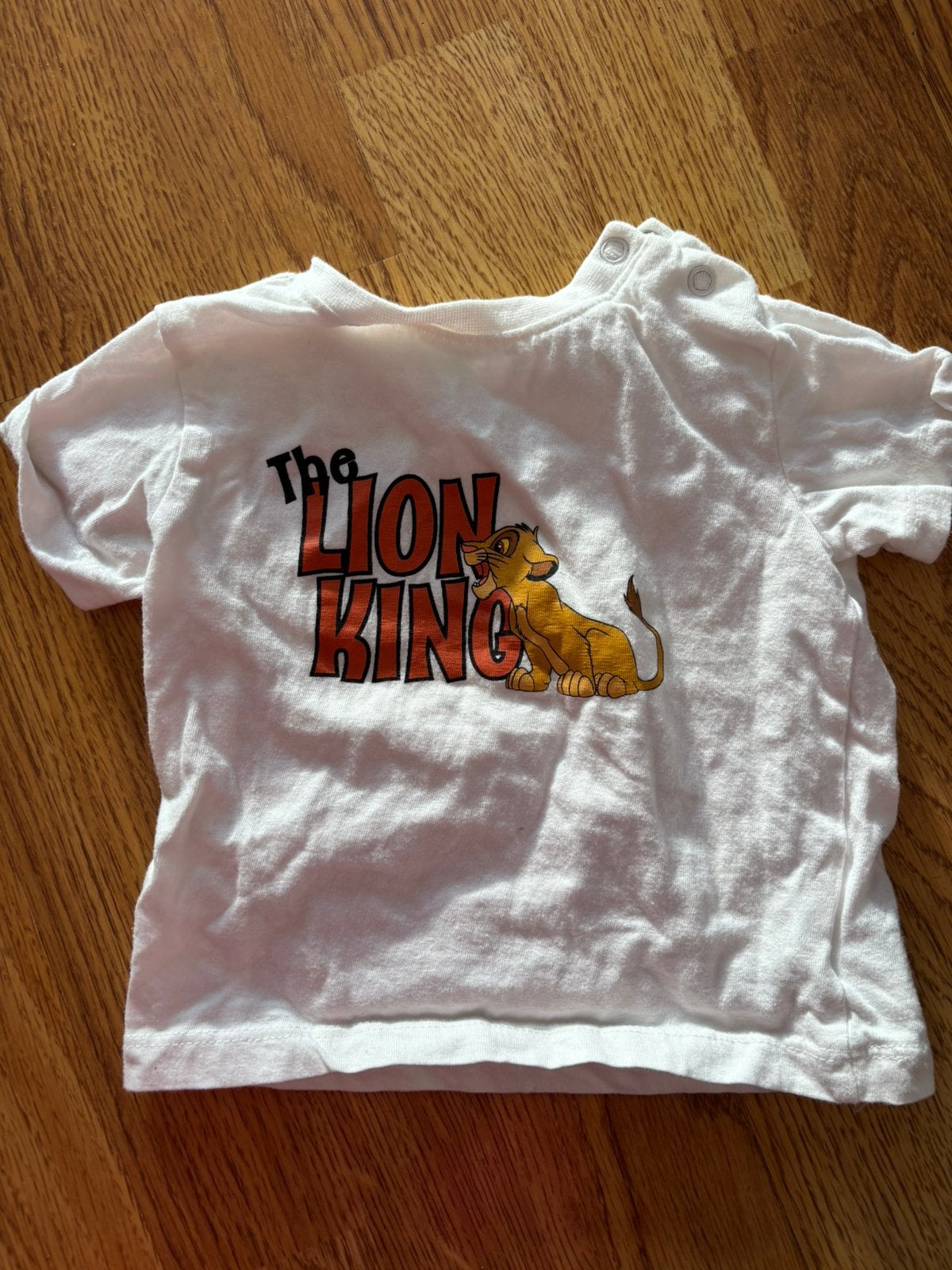 T shirt Disney baby maat 74 lion king, Jongetje of Meisje, Disney Baby, Ophalen of Verzenden, Zo goed als nieuw