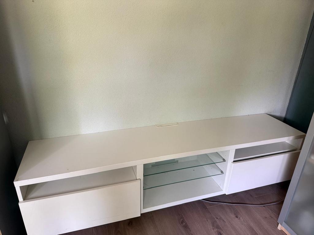 IKEA BESTÅ TV Meubel Wit met glasplaat - Modern Functioneel, Huis en Inrichting, Kasten | Televisiemeubels, Zo goed als nieuw