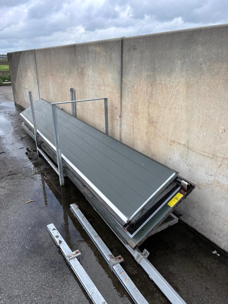 Panelen voor rol overhead deur gebruikte sandwich, Ophalen, Gebruikt