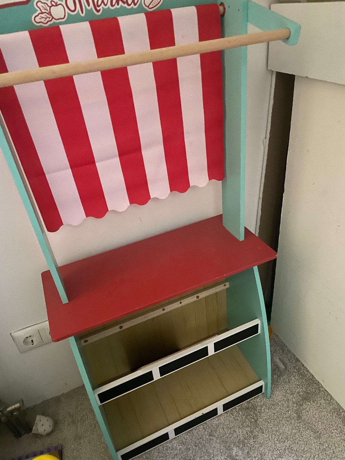 Gratis Houten Speelgoedkraam / Theatertje, Ophalen, Gebruikt, Jongen of Meisje
