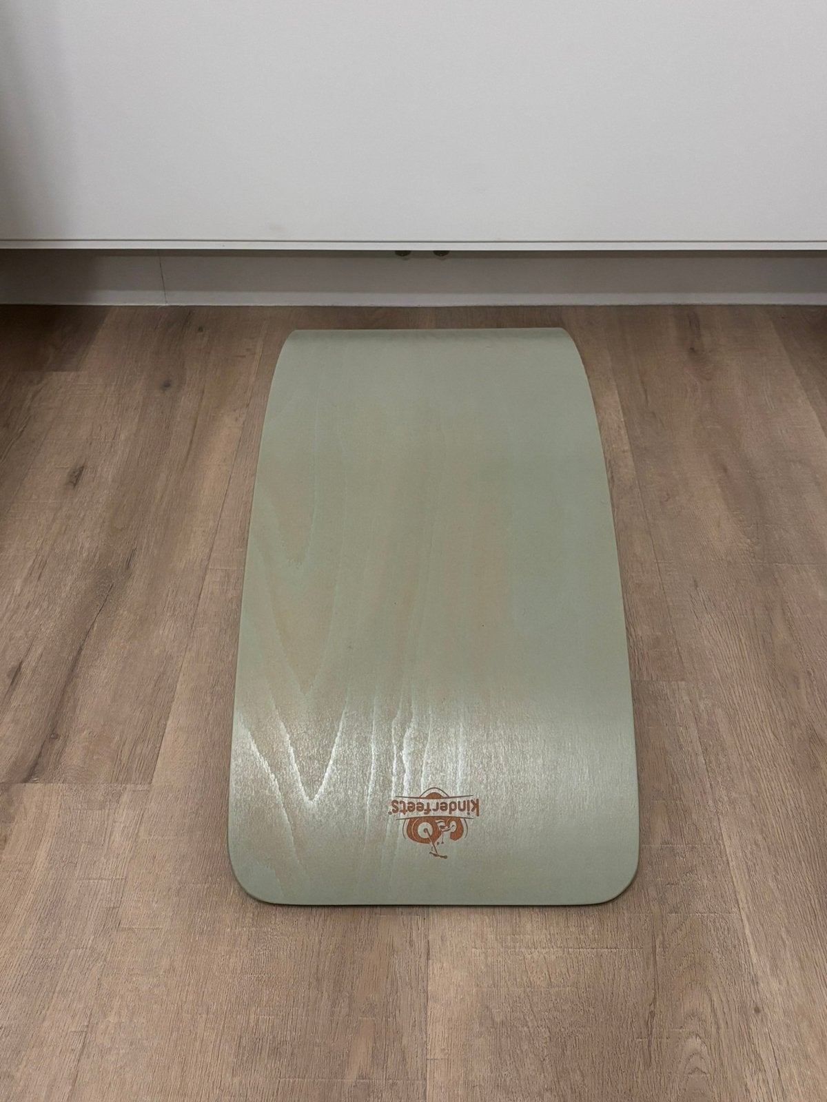 Kinderfeets houten balansboard/ sage wash (groen) ZGAN!, Ophalen, Zo goed als nieuw, Overige typen